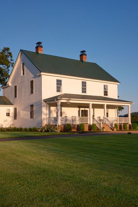 This 19th-Century Farmhouse In Pickens, South Carolina, Is Almost Heaven Carolina Farmhouse, Paint Colors White, Exterior Paint Color Combinations, Florida Cottage, Blue Grey Walls, Paint Color Combinations, Best Exterior Paint, Colonial Farmhouse, Paint Palettes