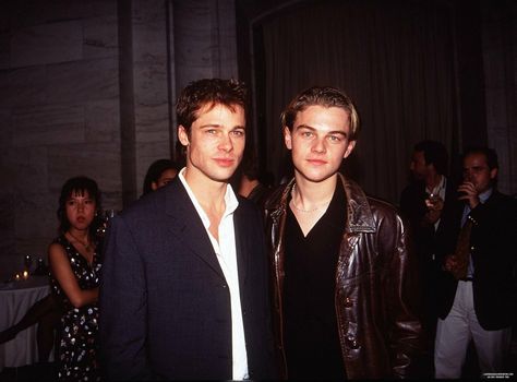 leo and brad Young Brad Pitt, Boys Friendship, Boy Friendship, Boy And Boy, Leonard Dicaprio, 90s Boys, Leonardo Dicaprio 90s, Young Leonardo Dicaprio, Mickey Rourke