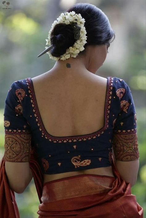 Blouse Designs: 150+ Traditional & Stylish Blouse Patterns for Your Wardrobe Blouse Designs Square Neck, Square Neck Blouse Designs Indian, Blouse Neck Patterns Indian, Square Neck Blouse Designs, Blouse Back Neck Designs Traditional, Vetement Hippie Chic, Heart Skips A Beat, Latest Saree Blouse, Indian Blouse Designs