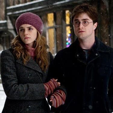 #wattpad #fanfiction A Harry Potter and Hermione Granger Fanfic. Harry is entering his fourth year, and something strange is happening. His name was picked from the Goblet of Fire even though he didn't put it in. Now he needs to survive the Triwizard Tournament. He also realizes his true feelings for Hermione. Harry Potter And Hermione Granger, The Triwizard Tournament, Harry Potter And Hermione, Harmony Harry Potter, Young Harry Potter, Wallpers Pink, The Hogwarts Express, Deathly Hallows Part 1, Triwizard Tournament