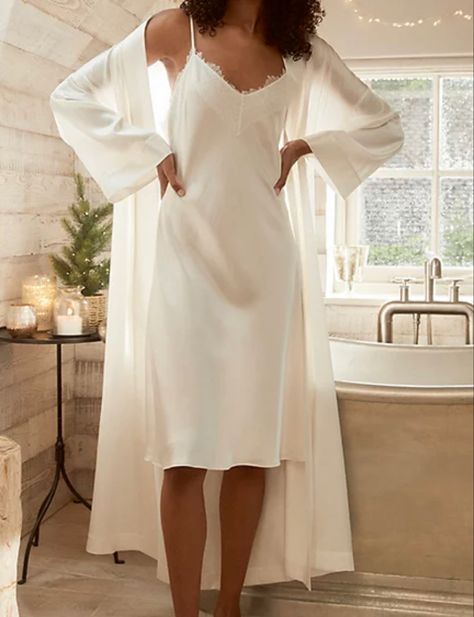 Silky Night Dress, Robe Aesthetic Silk, Silk Pjs Dress, Silk Dress Nightwear, Nightwear Outfits Aesthetic, Night Robe Aesthetic, Silk Nightwear Aesthetic, Bridal Bathrobes, Sleep Dress Aesthetic