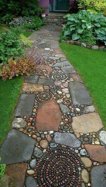 Get Creative with Stone in Your Back Yard | Tutorials & Design Inspiration Mosaic Walkway, Pathway Ideas, Stone Garden Paths, Garden Walkway, Pebble Mosaic, Rock Garden Landscaping, Stone Path, Have Inspiration, Diy Yard