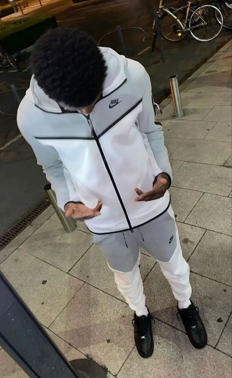 Cool Nike Tech, Men Nike Tech Outfit, Adidas Tech Fleece, Pull Nike Tech, Ensemble Nike Tech Beige, Nike Tech Fleece Royal Blue, Tuta Tech Nike, Nike Tech Rouge, Nike Tech Colors