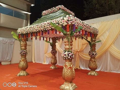 Muhurtham Mandapam Decor, Muhurtham Decoration, Mandapam Decoration, Hindu Wedding Decorations, Mandap Decoration, Mughal Jewelry, Homecoming Floats, Mandap Design, Reception Stage