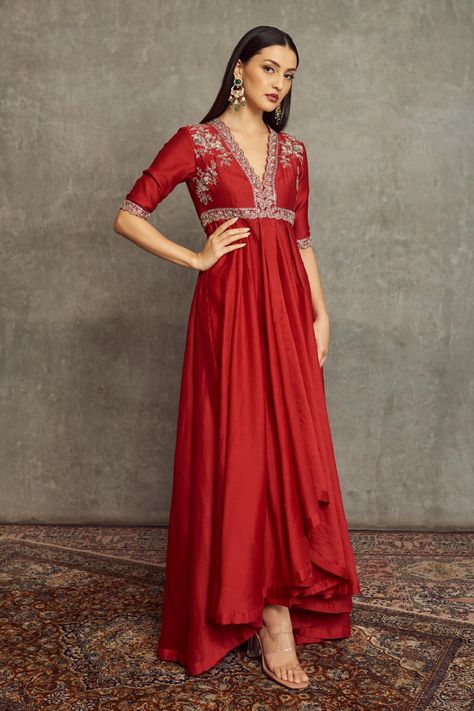 Shop for JAYANTI REDDY Red Chanderi Silk Anarkali And Palazzo Set for Women Online at Aza Fashions Red Kurti, Beautiful Frocks, Jayanti Reddy, Trendy Outfits Indian, Silk Anarkali, Long Dress Design, Traditional Indian Outfits, Party Events, Party Wear Indian Dresses