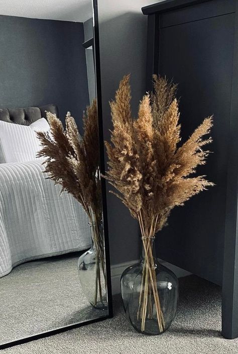 Wedding Table Vases, Glass Vase Wedding Centerpieces, Vase For Pampas, Flowers Wedding Table, Glass Vase Decor, Recycled Glass Vases, Dried Flowers Wedding, Flower Bottle, Pampas Grass Decor