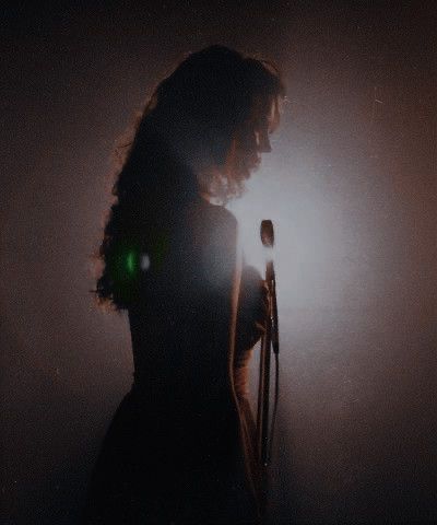 Singing Dark Aesthetic, Vintage Singer Aesthetic, Woman Bassist, Lounge Singer Aesthetic, Singing Aesthetic Vintage, Music Performance Aesthetic, Jazz Singer Aesthetic, Old Jazz Aesthetic, Jazz Lifestyle