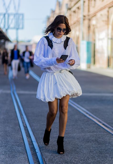 101 Photos That Capture 12 Years Of Street Style At Australian Fashion Week null Styling Hacks, Australian Fashion Week, Street Style 2016, Fashion Network, Australia Fashion, Army Shirts, Outfit Formulas, Popsugar Fashion, Copenhagen Fashion Week