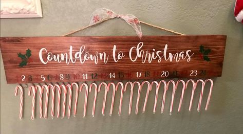 Candy Cane Advent Calendar !! Candy Cane Countdown Diy, Candy Cane Advent Calendar Diy, Candy Cane Christmas Countdown Sign, Candy Cane Advent Calendar, Merry Mail, Cricut Christmas, Advent Calendars, Christmas Advent Calendar, Christmas Advent