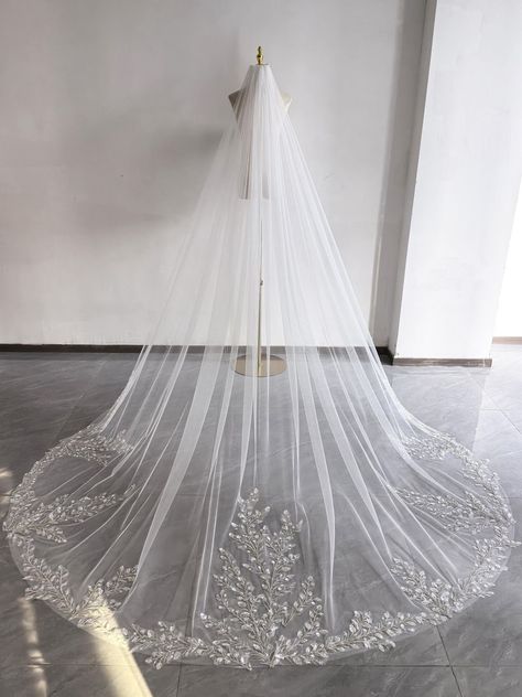 Wedding Veils Cathedral Length, Sparkly Wedding Veils, Wedding Veil Cathedral Length, Long Pearl Veil, Classy Wedding Veil, Long Vail, Wedding Veil Ideas, Sparkly Veil, Veil Floor Length