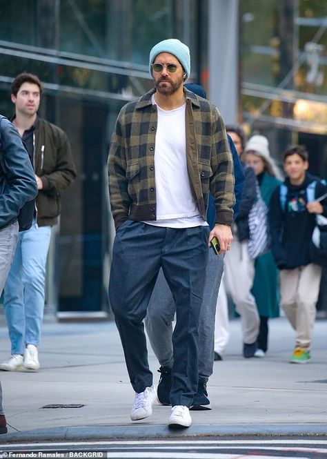 New York Man Style, Mens Chino Outfit, Men Beanie Style, New York Fall Outfit Men, Ryan Reynolds Street Style, Ryan Reynolds Style 2024, Ryan Reynolds 2024, Nyc Mens Street Style, Men Jacket Outfit Casual