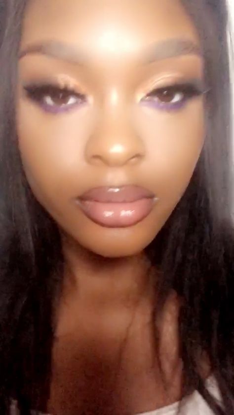 Hazel Eye Makeup Purple, Purple Themed Makeup Looks, 90s Purple Makeup, Purple Eyeliner Black Women, Simple Makeup Looks For Prom Purple Dress, Purple Reverse Cat Eye, Lavender Under Eye Makeup, Purple Liner Brown Eyes, Simple Purple Eyeshadow Looks Black Women