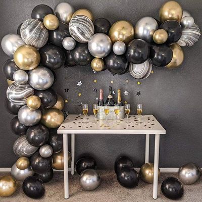 Black Gold Balloon Garland, Gold Balloon Garland, Black And Gold Balloons, Balloon Garland Diy, Woman Birthday Party, Silver Balloon, Metallic Balloons, Garland Arch, Balloon Pump