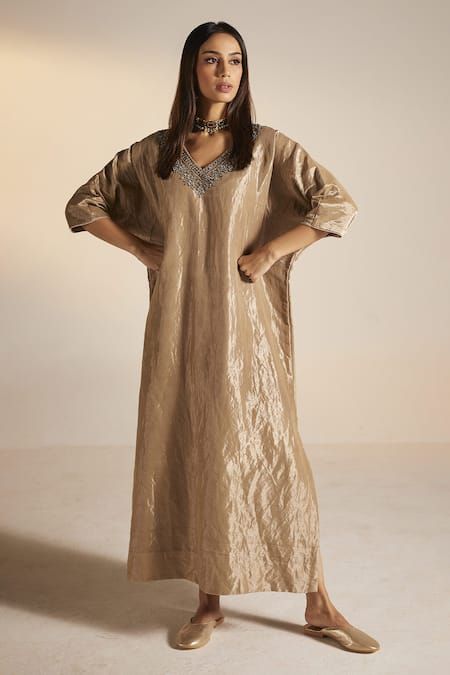 Buy Grey Handloom Tissue Embroidery Floral V Neck Noor Kaftan For Women by Shorshe Clothing Online at Aza Fashions. Shorshe Clothing, Unique Kaftan Designs, Asian Suits, Kaftan Pattern, Kaftan Styles, Long Kaftan Dress, Kaftan For Women, Kaftan Designs, Draping Fashion