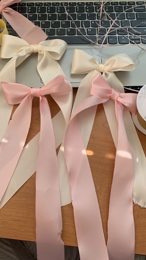 Diy Hair Accessories Ribbon, Coquette Core, Bows Ribbon, Pink Hair Bows, Bow Wallpaper, Hair Ribbons, Im Just A Girl, 背景 シンプル, Pink Girly Things