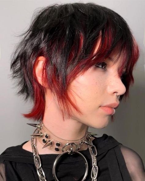 Short Two-Tone Razored Wolf Cut Hair Inspiration Short, Punk Hair, Short Layered Haircuts, Trending Haircuts, Cut My Hair, Hair Inspo Color, Pixie Hairstyles, Layered Haircuts, Pixie Haircut