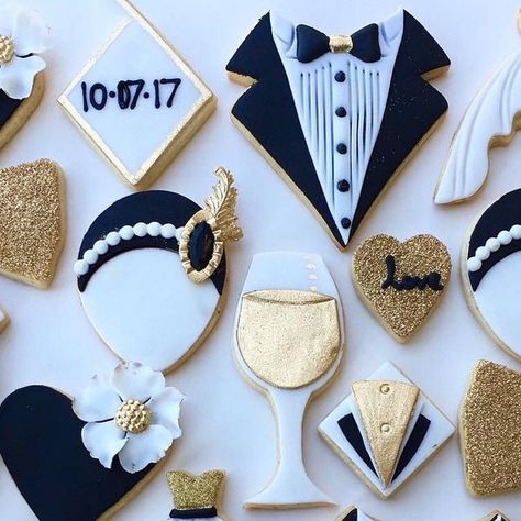 Gatsby Engagement Party, Gatsby Cookies, 1930 Style, Mascarade Party, Gatsby Birthday, Birthday Biscuits, Gatsby Birthday Party, Great Gatsby Themed Party, Engagement Cookies