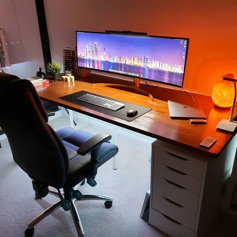 Clean setup  Follow for more daily dose: @setuplist : @opels_art . Setup list: LG 49" Ultrawide Monitor  16" MacBook Pro  BenQ Screenbar LED . #minimalsource #techsetup #dreamdesks #workspaceinspiration #cleanminimalism #minimaloffices #minimalsetup #setuptour #designyourworkspace #workspacestyling #developerstuff #desksetup #workstation #setup #workspace #minimalsetups #pcsetup #setuplist Office Ideas For Men, Monitor Setup, Computer Desk Setup, Desktop Setup, Dream Office, Computer Room, Gaming Room Setup, Workspace Inspiration, Ultra Wide