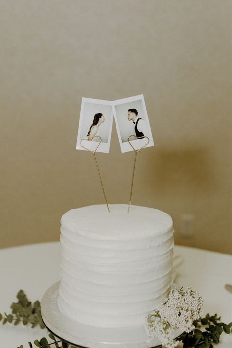 #caketopper #weddingideas #weddingplanning #weddingcakeideas #weddingcake Photo Wedding Cake Topper, Simple Cake Designs Wedding, Cake Topper Polaroid, Minimalist Cake Topper Wedding, Wedding Cake With Photos, Wedding Cake For Two, 1 Tiered Wedding Cake, Polaroid On Wedding Cake, Simple Wedding Cake Topper Ideas