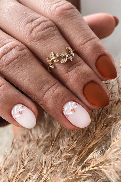 Elevate your Thanksgiving festivities with the best short Thanksgiving nails. From abstract Thanksgiving nail art to gradient multicolor Thanksgiving nail designs, get inspired for the best festive nails! Fall Nails Natural Nail Short, After Thanksgiving Nails, Pastel Nails With Design, Nail Thanksgiving Designs, October Wedding Nails Bridesmaid, Nail Inspo Fall Short, Builder Gel Nails Design Fall, Organic Nail Art, Cute Short Thanksgiving Nails