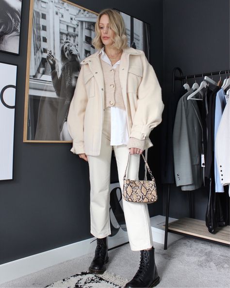 Styling Dr Marten boots with neutrals for autumn White Doc Martin Outfits, Charlotte Buttrick, Doc Martin Outfits, 1460 Pascal Virginia, Styling Dr Martens, Dr Martens 1460 Pascal, 2020 Outfits, Pinterest Wardrobe, Beige Jeans