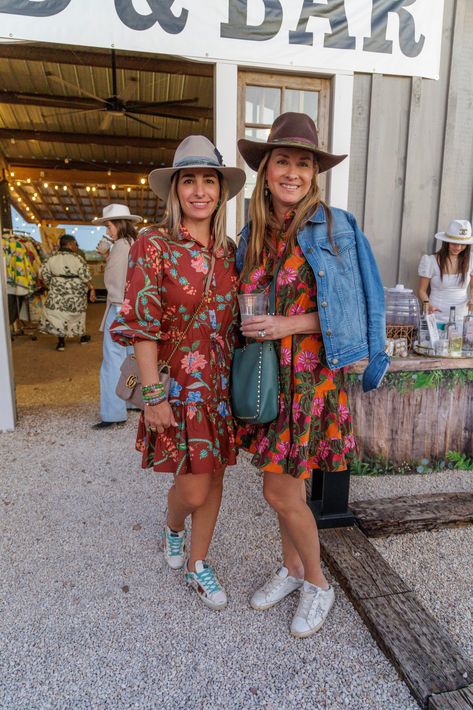 Round Top Outfits, Texas Weekend Outfit, Round Top Texas Fashion, Antique Shopping Outfit, What To Wear To Round Top Texas, Roundtop Texas Outfits, Round Top Texas Outfits, Austin Texas Outfits Spring, Texas Chic Outfit