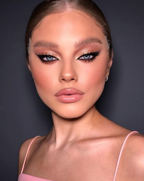 MAKEUP ARTIST FROM RUSSIA on Instagram: “ANGEL 💗 Выбираем 1 & 2 & 3 ?? MD @kate_motovilova 💫” Makeup Looks Fox Eye, Party Makeup Looks, Fox Eyes, Cat Eye Makeup, Hoco Makeup, Top Makeup Products, Hair Perfume, Dramatic Look, Makeup Pictures