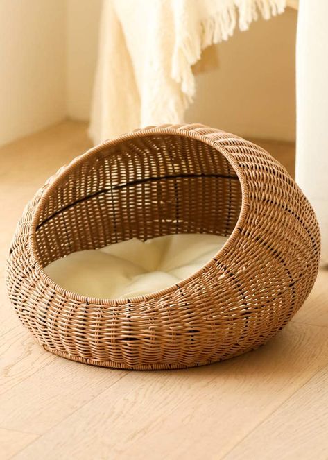 ROUND-UP: 30+ Rattan and Wicker Dog Beds and Baskets You'll Love - Hey, Djangles. Wicker Dog Bed Baskets, Rattan Cat Bed, Rattan Pet Bed, Rattan Dog Bed, Cute Pet Bed, Cat Standing Up Drawing, Dog Bed Bench, Cat Basket Bed, Crib Mattress Dog Bed