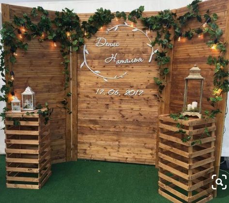 Rustic Quinceanera, Vintage Wedding Backdrop, Dekor Lamaran, Pallet Backdrop, Dekorasi Wedding, Gambar Lanskap, Vintage Wedding Signs, Quinceanera Planning, Rustic Wedding Backdrops