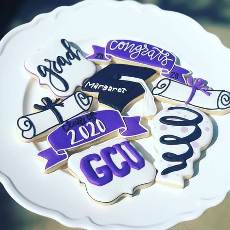 Gcu Graduation, Grad Cookies, Outfit Inso, Graduation Cookies, Dream College, Graduation Ideas, Senior Year, School Ideas, Gum