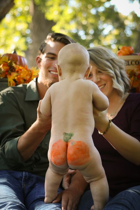 Baby at 4 months old. Perfect Fall photos. 2 Month Old Halloween Pictures, 4 Month Old Picture Ideas, Baby 4 Months Photography, Pumpkin Patch Pictures Baby, Baby Pumpkin Patch Pictures, Baby At 4 Months, 4 Month Old Baby Pictures, Baby Halloween Photoshoot, Baby Pumpkin Pictures