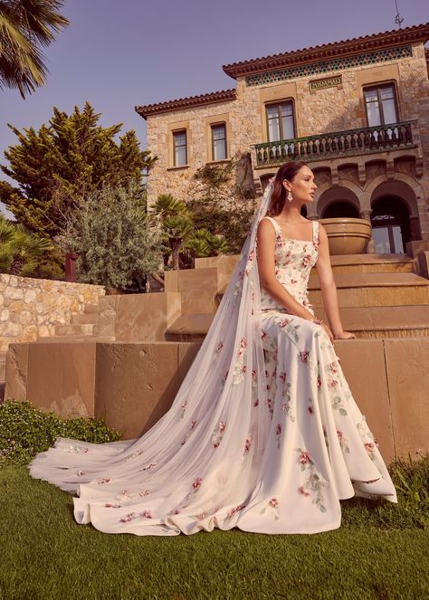 Zula Wedding Dress Veni Infantino for Ronald Joyce Wedding Dresses 69929 - Ronald Joyce International Veni Infantino, Ronald Joyce, Romantic Colors, Fitted Wedding Dress, Bride Style, Designer Wedding, Designer Wedding Dresses, Embroidered Flowers, Fashion Collection