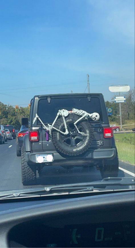 Halloween Jeep Tire Decorations, Jeep Tire Decorations, Skeletons On Jeep, Jeep Tire Halloween Decorations, Jeep Spare Tire Halloween Decorations, Halloween Decorations For Jeep Wrangler, Halloween Jeep Decor, Fall Jeep Decorations, Jeep Skeleton Ideas