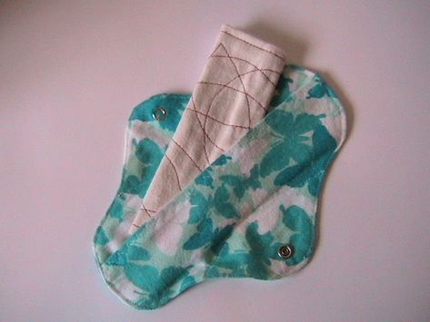 Picture of Step 6 Fccla Ideas, Diy Cloth Pads, Cloth Pad Pattern, Feminine Pads, Reusable Pads, Cloth Menstrual Pad, Period Pads, Mama Cloth, Reusable Pad