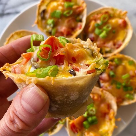 Gluten-Free Vegetarian Taco Cups – healthyGFfamily.com Seasoned Beans, Gluten Free Vegetarian Appetizers, Gluten Free Finger Foods, Gf Appetizers, Gluten Free Spices, 2024 Meals, Tortilla Bake, Vegetarian Taco, Tomatoes And Cheese