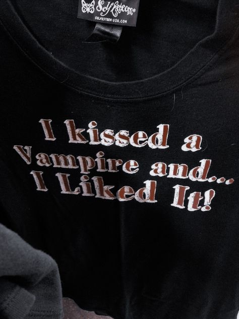 Modern Vampires, Cold Girl, Vampire Stories, Wizards Of Waverly Place, Isabelle Lightwood, Buffy Summers, Interview With The Vampire, Vampire Hunter, Holly Black