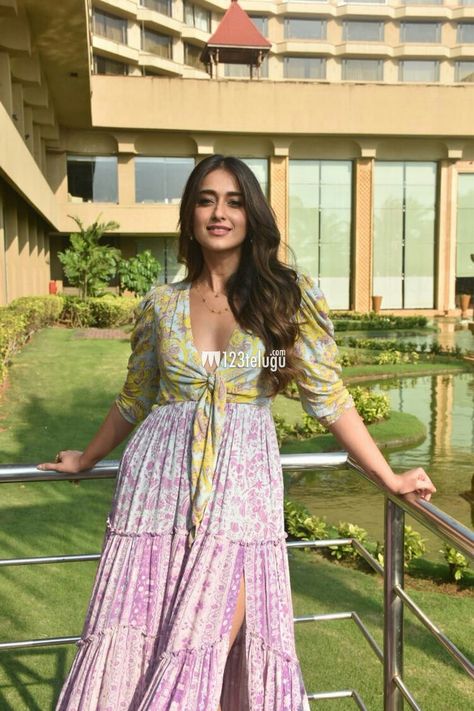 Ileana Dcruz, Ileana D Cruz, Ileana D'cruz, Indian Fashion Saree, Film Actress, Indian Movies, Hot Pics, Short Wedding Dress, Curvy Outfits