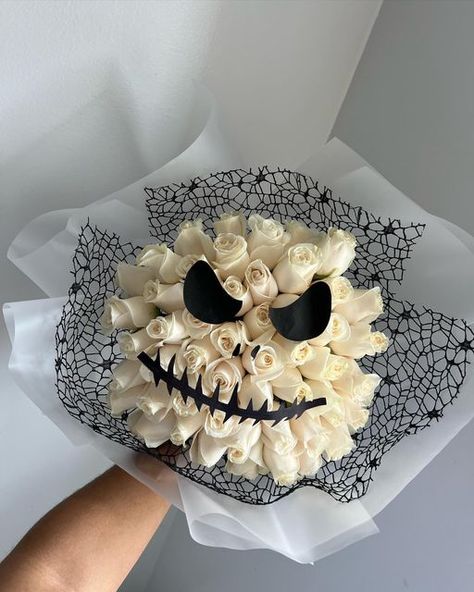 FLEUR DE PEARL on Instagram: "Spooky season has arrived 👻 Our Jack Skellington bouquet is now available!" Jack Skellington Flower Bouquet, Spooky Season Bouquet, Jack Skellington Flowers, Different Flower Bouquets, Jack Skellington Bouquet, Diy Halloween Bouquet, Fall Bouquet Ideas, Halloween Bouquet Ideas, Horror Flower Bouquet