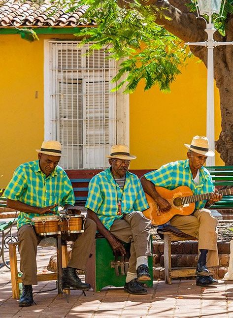 Havana, Cuba | What would you do with 8 hours in Cuba? The art and music culture in Havana is one of the city's biggest surprises. The creativity is nothing new. Cuban artists have been quietly challenging cultural elites since the beginning of time. And it's because of this, that the art and music are so rich and deeply ingrained in their culture. Havana Aesthetic, Cuban Aesthetic, Cuba Nature, Cuba Music, Cuba Culture, Cuban Heritage, Vintage Cuba, Latin Culture, Cuban Music