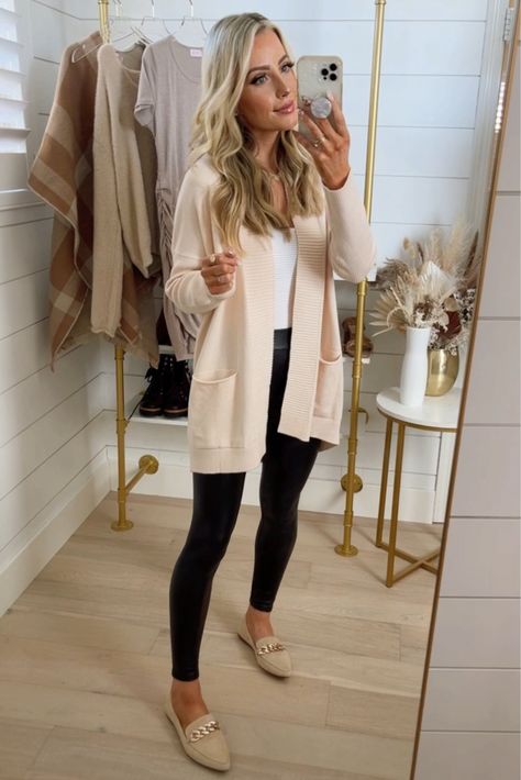 Working At School Outfit, Womens Fall Work Outfits, Fall Office Casual Outfits Women, Cream Cardigan Outfit Work, Women’s Casual Work Outfits, Women’s Work Clothes, Women’s Work Fashion, School Office Outfits Women, Casual Fall Work Outfits Women