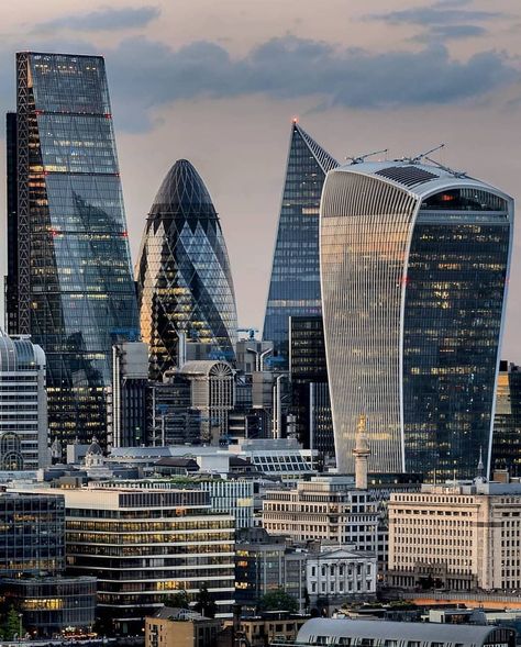 London • UK 🇬🇧 on Instagram: “Cheesegrater, Gherkin, Scalpel and Walkie Talkie 😍 Which one is your favourite? | 📸 @jhinlondon | #itssolondon #london” Gherkin London, London Buildings, London Architecture, London Landmarks, Scalpel, London Skyline, London Places, London Town, Visit London