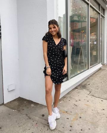 Adidas Falcon Outfit Women, Adidas Falcon Outfit, Falcon Outfit, Viviane Audi, White Shoes Outfit, Cute Flirty, Adidas Falcon, Spring Summer Outfits, Outfits Casuales