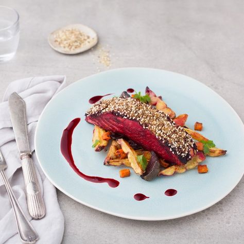 Beetroot Salmon, Salmon And Sweet Potato, 2023 Recipes, Honey Salmon, Marinated Salmon, Beet Root, Beetroot Powder, Winter Vegetables, Eating Tips