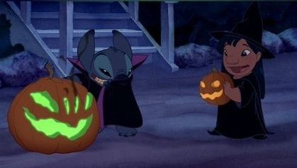 Disney Characters Halloween Costumes, Halloween Profile Pics, Disney Characters Halloween, Lilo And Stitch 2002, Disney Characters Costumes, Matching Pfp's, Stitch Halloween, Images Disney, Disney Halloween Costumes