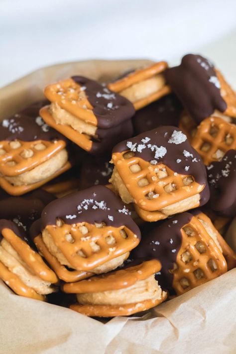 Peanut Butter Buckeye Pretzel Bites | Lifestyle of a Foodie Peanut Butter Pretzel Bites, Peanut Butter Buckeyes, Buckeyes Recipe, Skippy Peanut Butter, Carrot Cupcake, Peanut Butter Pretzel, Pretzels Recipe, Peanut Butter Balls, Semi Sweet Chocolate Chips