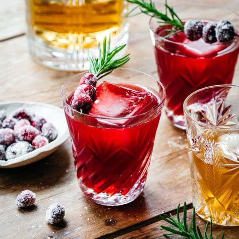 Christmas Old Fashioned - Crowded Kitchen The Grinch Cocktail, Grinch Cocktail, Christmas Old Fashioned, Cranberry Syrup, Diy Cocktail Kit, Cranberry Simple Syrup, Festive Holiday Cocktails, Candied Cranberries, Crowded Kitchen