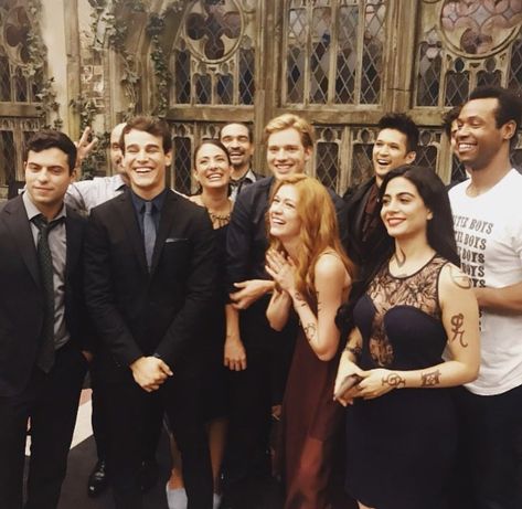 Shadowhunters Actors, Clary Y Jace, Shadowhunters Season 3, Klaus From Vampire Diaries, Shadowhunters Series, Shadowhunters Cast, Clary And Jace, Shadowhunters Malec, Shadowhunters The Mortal Instruments