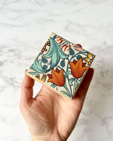 Trinket boxes featuring iconic William Morris designs Rings For Wedding, Tooth Box, William Morris Designs, Wedding Proposals, First Tooth, Eye Pillows, Wedding Ceremonies, Painted Boxes, Keepsake Jewelry