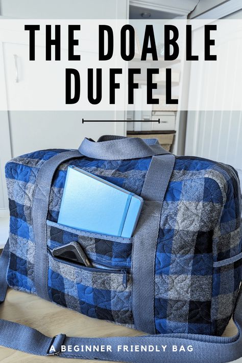 I'm so excited to share this fabulous bag pattern with you... The Doable Duffel! Find out about its features and check out lots of photos! Diy Duffle Bag, Duffel Bag Pattern, Diy Bags Jeans, Duffle Bag Patterns, Diy Travel Bag, Bling Bags, Bag Pattern Free, Bag Patterns To Sew, Travel In Style