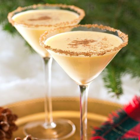 Eggnog Martini Recipe, Eggnog Martini, Pumpkin Pie Syrup, Ron Pope, Eggnog Cocktail, Holiday Eggnog, Vodka Cocktails Recipes, Caramel Apple Pie, Eggnog Recipe